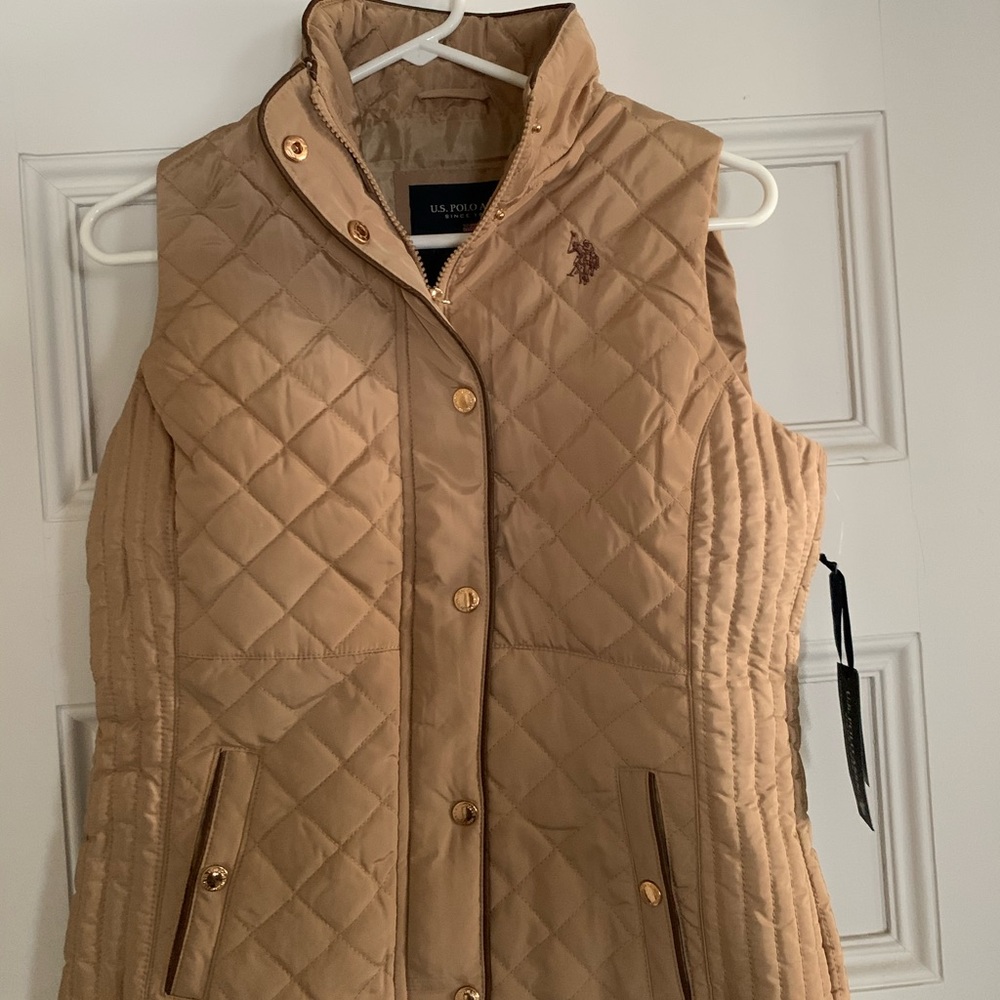 New with tags - women’s Polo tan vest size small